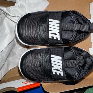Nike Kids Black and White Slip-On Sneakers